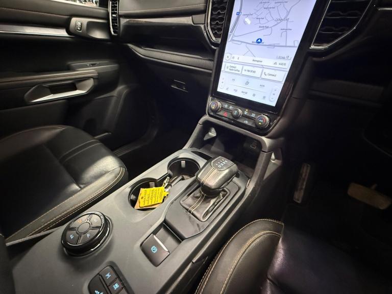 2025 Land Rover Defender 3.0 D350 Hard Top X-Dynamic HSE Auto PANEL VAN DIESEL Automatic