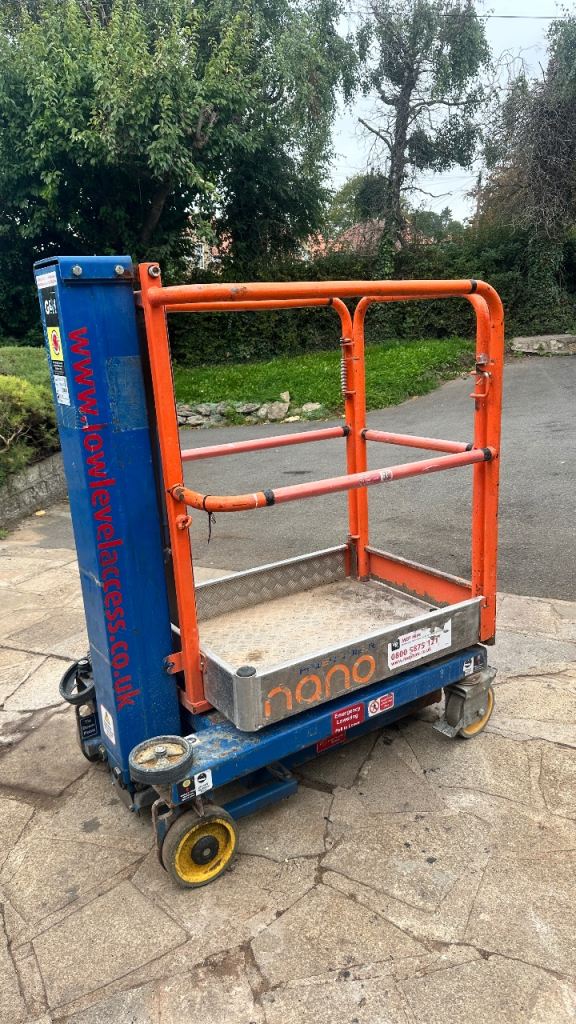Nano scissor lift 