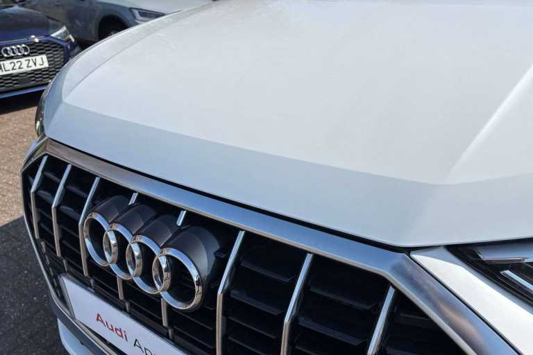 2022 Audi Q3 40 TDI 200 Quattro S Line 5dr S Tronic SUV Diesel Automatic