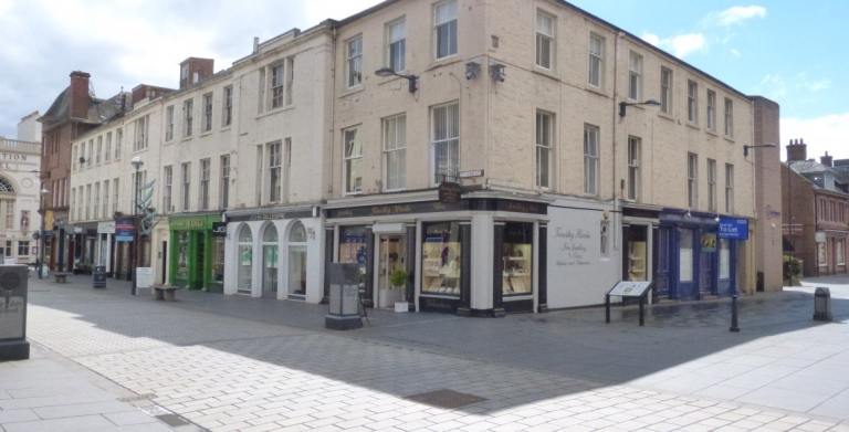 2 bedroom flat in 3a South (Flat D) St John's Place Perth PH1 5SU