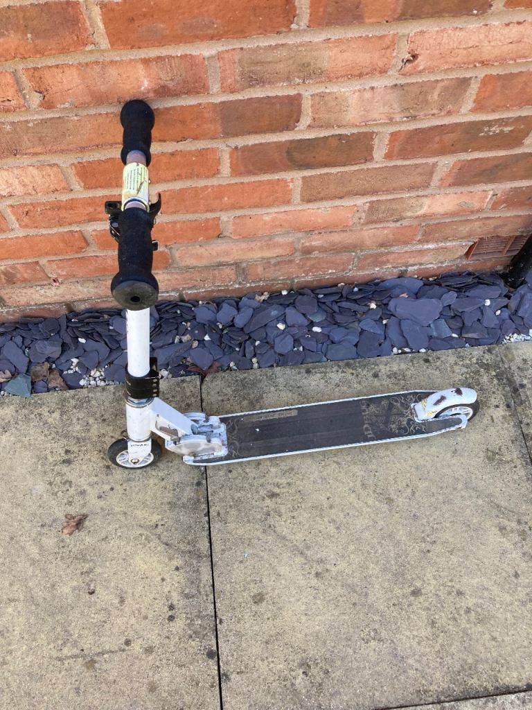 JD Bug scooter white