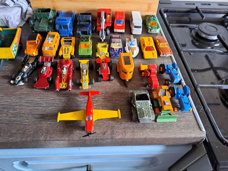selection of cast vehicles matchbox and corgi £25 lot
