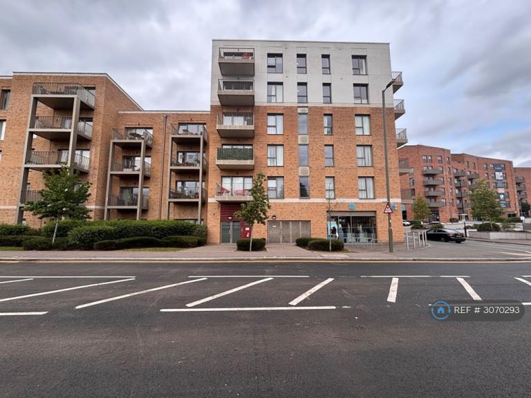 1 bedroom flat in Foxglove Apartments, London, NW7 (1 bed) (#3070293)