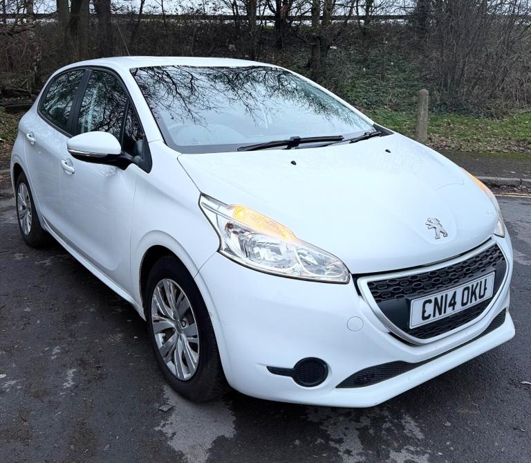 2014 Peugeot 208 1.2 VTi Access+ 5dr HATCHBACK Petrol Manual