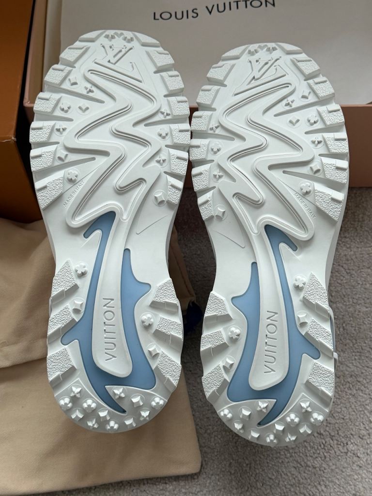 LV Men’s trainers white  UK9