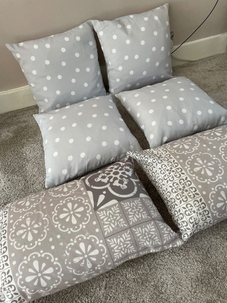 Matalan outside / inside / garden set of 6 grey & white print cushions