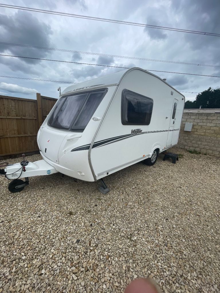 Two birth Caravan