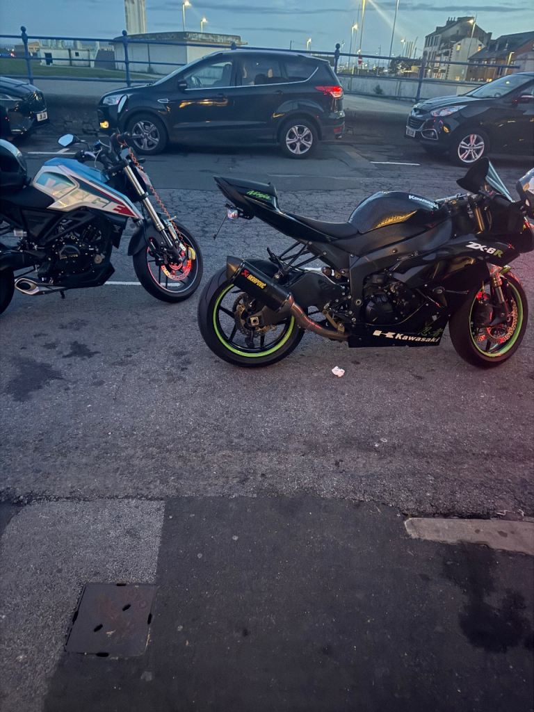 Kawasaki, Ninja ZX 6, 2011, 599 (cc)