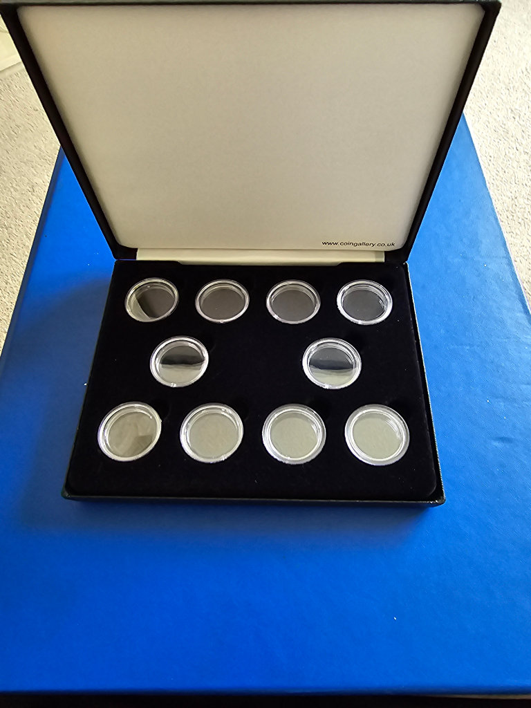 Sovereign case  For half sovereigns 