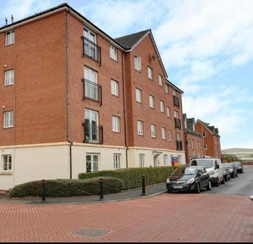 2 bedroom En-suite flat, Llanishen, Cardiff