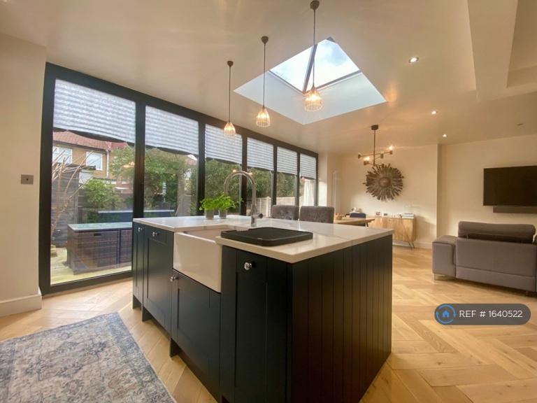 3 bedroom house in Willow Road, Enfield, EN1 (3 bed) (#1640522)