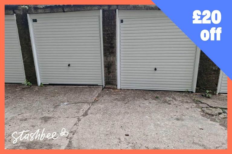 Garage to rent in London (N2) | Stashbee