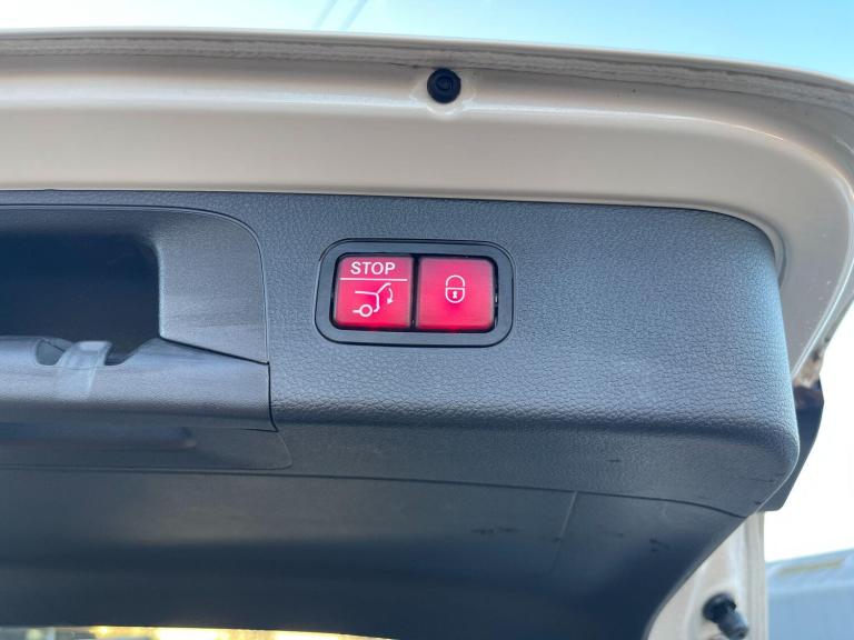 2017 Mercedes-Benz GLC 2.1 GLC250d AMG Line (Premium) G-Tronic 4MATIC Euro 6 (s/s) 5dr ESTATE Die...