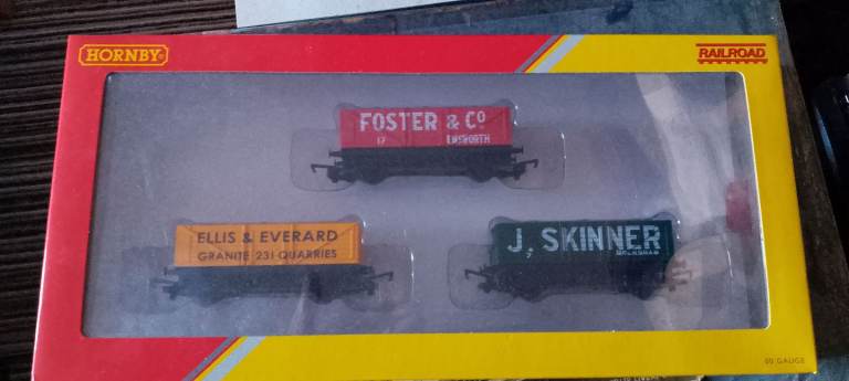 New Hornby rolling stock pack set