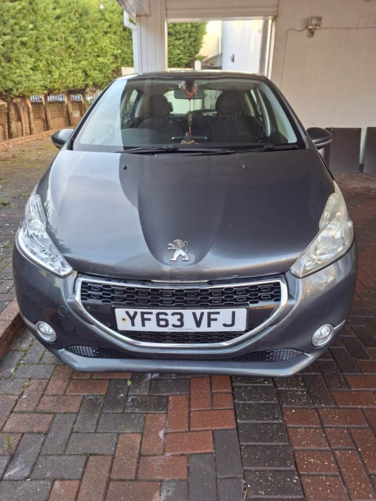 Peugeot, 208, Hatchback, 2013, Manual, 1199 (cc), 5 doors