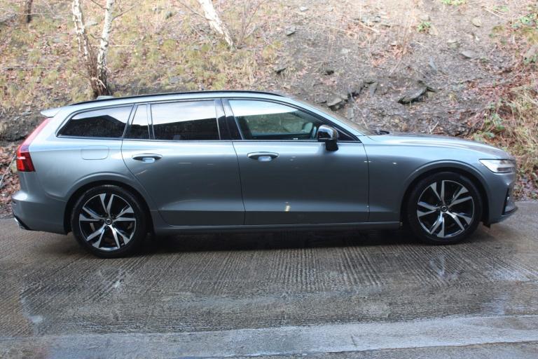 VOLVO V60 2.0 R-Design Plus D4 2019