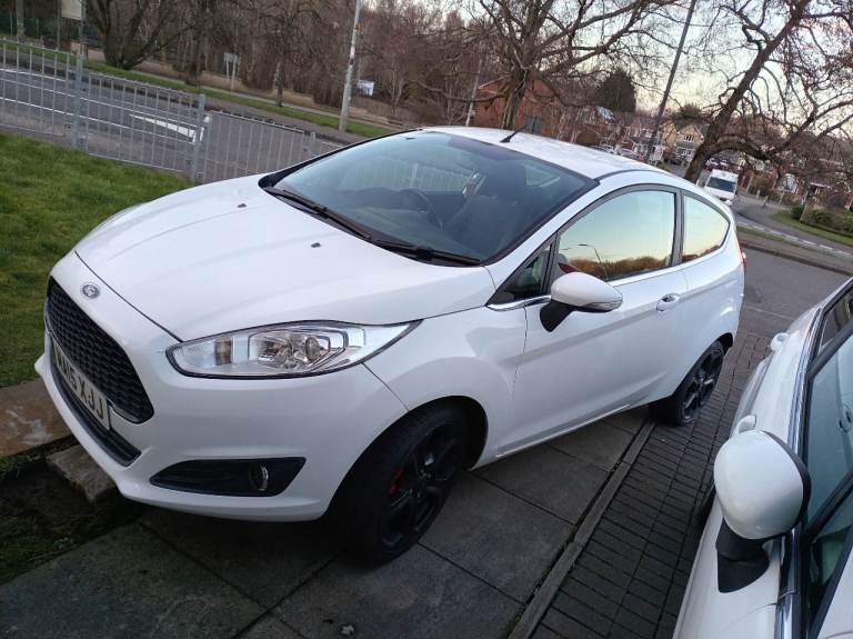 Ford, FIESTA, Hatchback, 2015, Manual, 1241 (cc), 3 doors