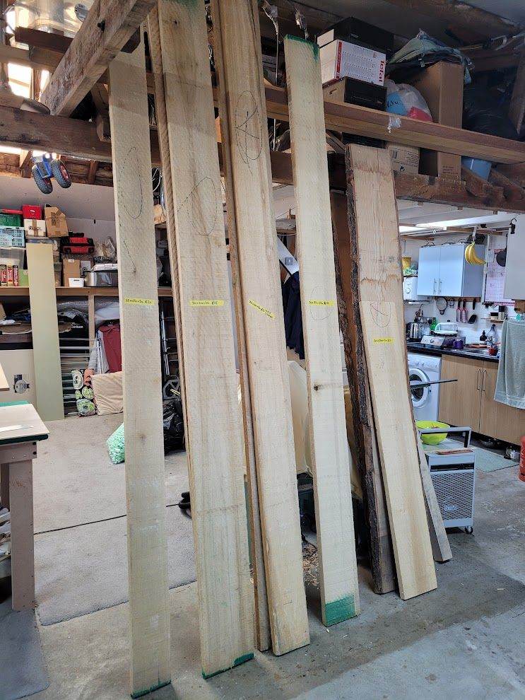 KD TULIPWOOD Sawn planks various sizes.