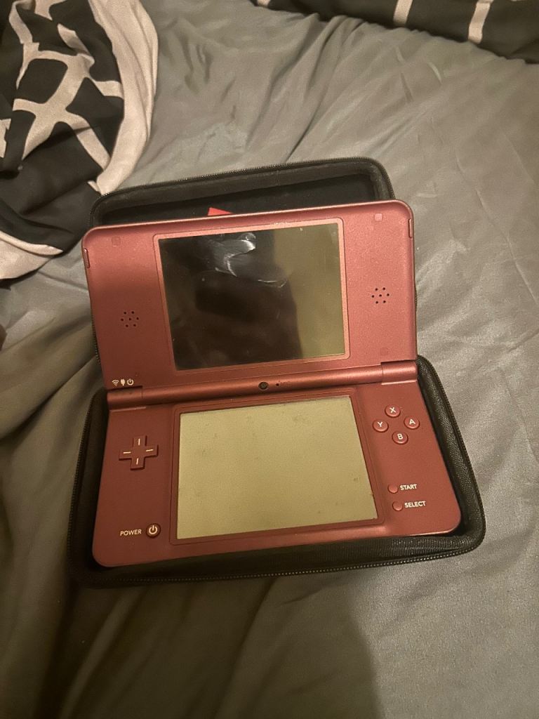 Nintendo DSi XL 