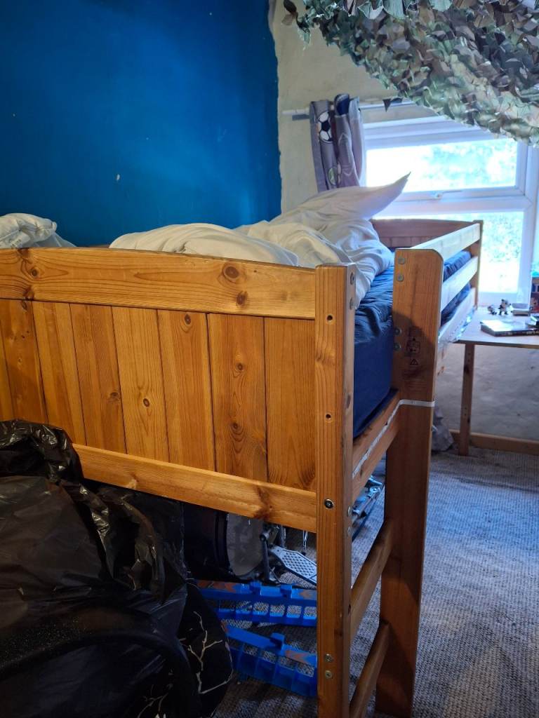 Mid sleeper with desk
