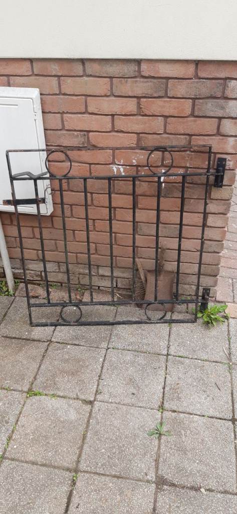 Metal gate 37.3 inches width x 36 inches high