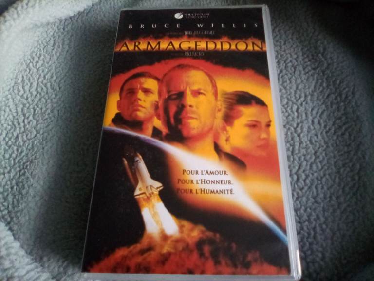 ARMAGEDDON FRENCH VERSION VHS FILM * SEALED *