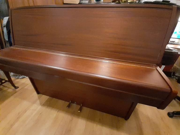 Broadwood upright piano c1997 nice touch and tone Mahogany *possible free tuning*