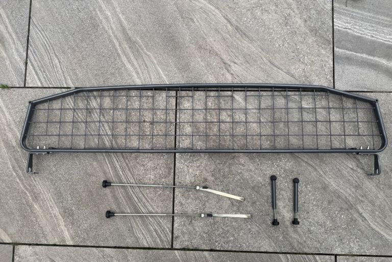 Travall Dog Guard - Land Rover Discovery Sport 2015