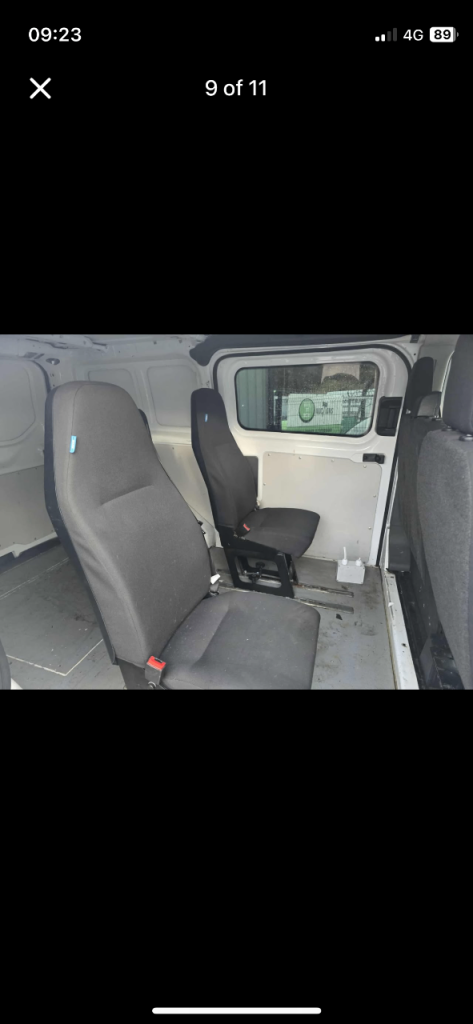 2x rear seats with rails