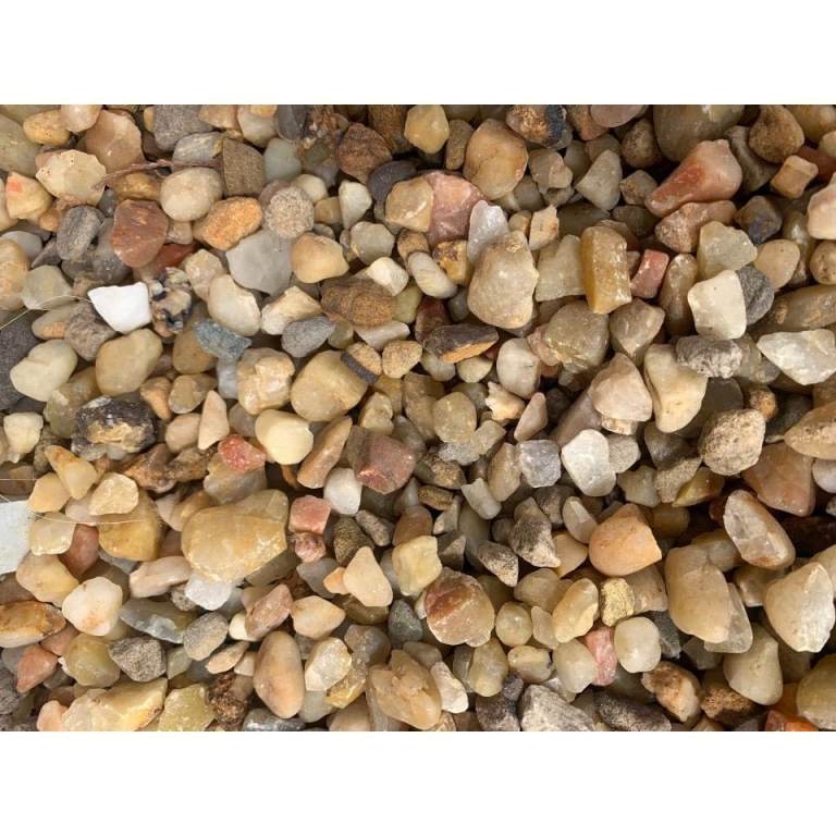 Bulk Bag of 20 mm golden quartz garden and driveway chips/ gravel/ stones 