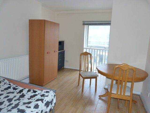 2 Bedrooms Flat Available To Rent On Cricklewood Broadway, Cricklewood Broadway 