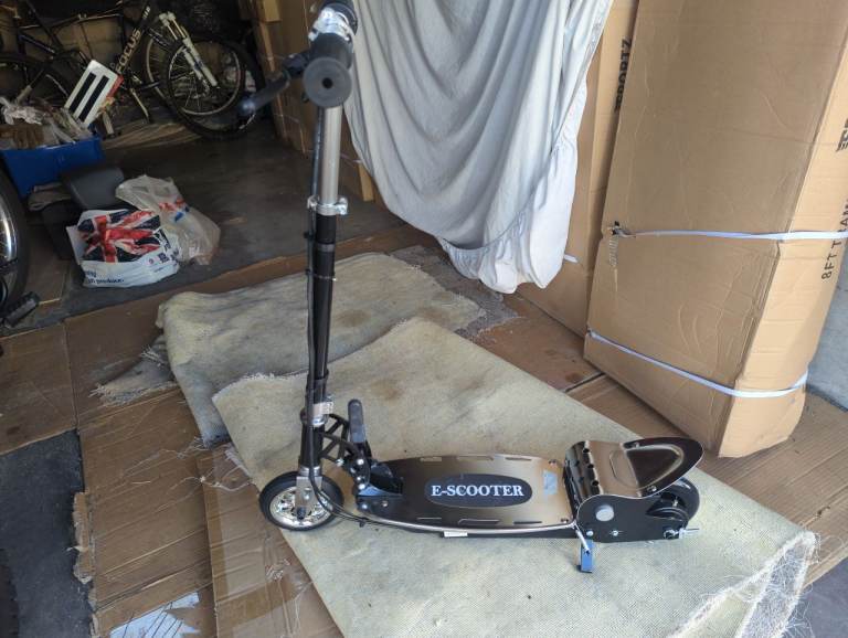 Kids Electric Scooter - NEW 24V UK boxed