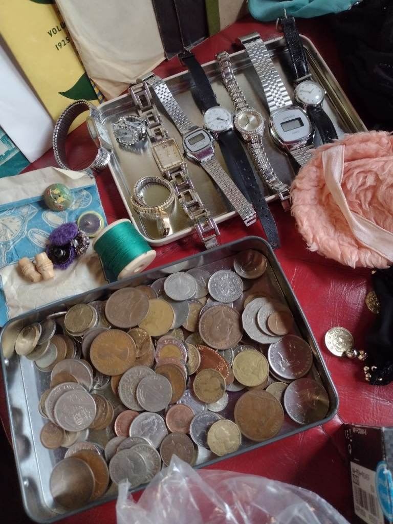 Car boot lot/auction/personal use LAPTOP, COINS, WATCHES, VINYL 