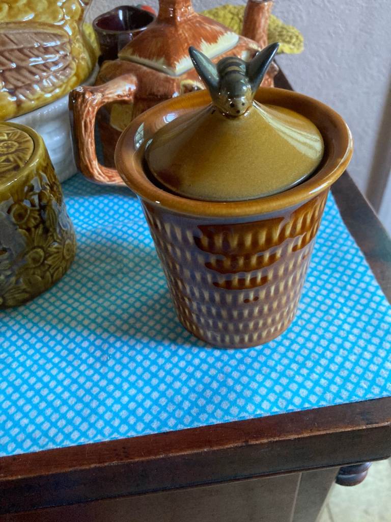 Vintage Secla Bee Finial Ceramic Honey Pot reasonable offers accepted