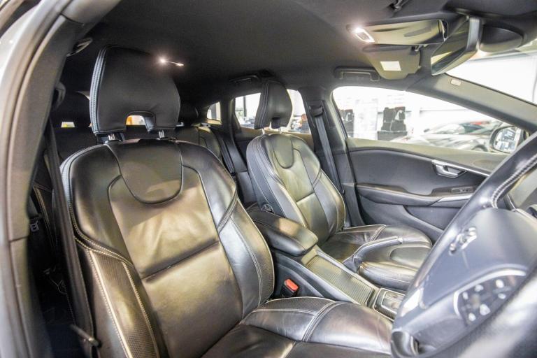 2019 Volvo V40 D2 [122] R DESIGN Edition 5dr Geartronic HATCHBACK DIESEL Automatic