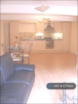 2 bedroom flat in Equity Chambers, Bradford, BD1 (2 bed) (#2776621)