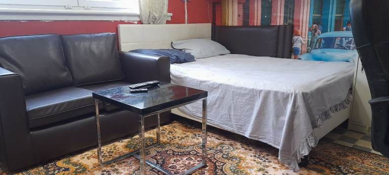 Double room in city centre G4 9ya 