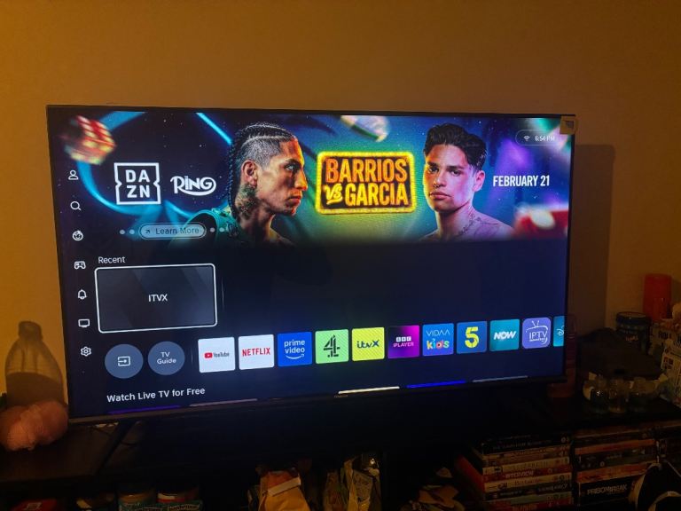 HISENSE 42inch SMART TV (LIKE NEW)