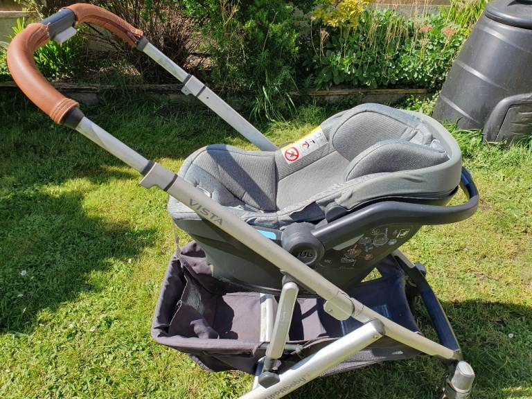 UPPAbaby Vista Travel System with Car Seat and Base – Good Condition