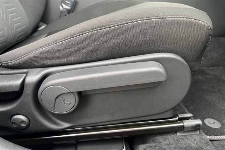 2025 Hyundai KONA 1.0T 100 Advance 5dr HATCHBACK PETROL Manual