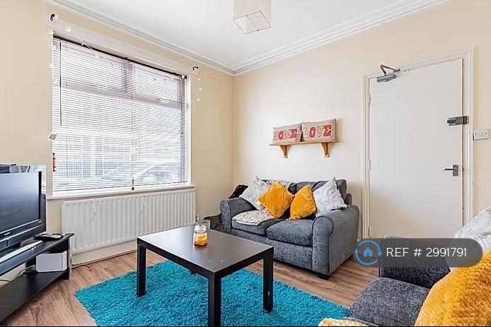 1 bedroom in Turner Street, Northampton, NN1 (#2991791)