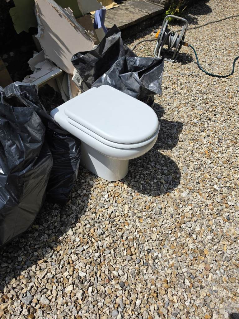 working loo & boxed in cistern