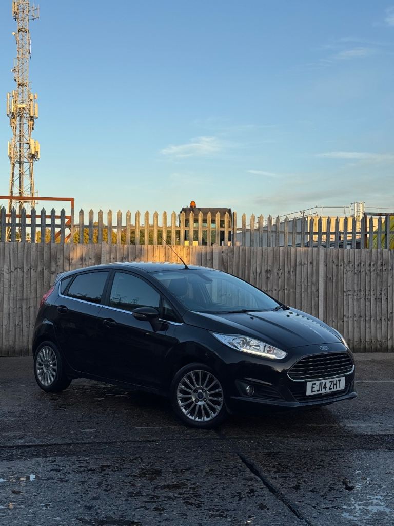 Ford, FIESTA, Hatchback, 2014, Manual, 1498 (cc), 5 doors