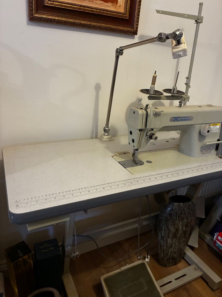 FRISTER +ROSSMAN Juki DDL-8700 Industrial Sewing Machine with Table