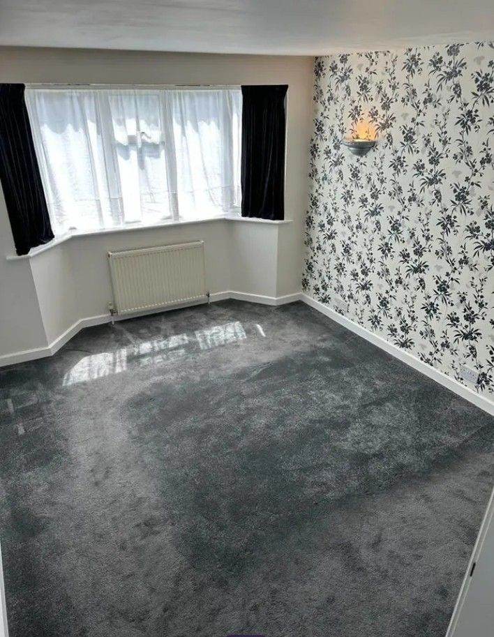 4Bed 2Bath Semi-Detached house to rent in High Wycombe - Micklefield Road