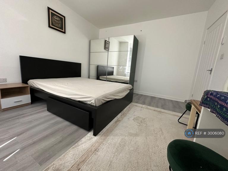 1 bedroom in Shaggy Calf Lane, Slough, SL2 (#3006080)