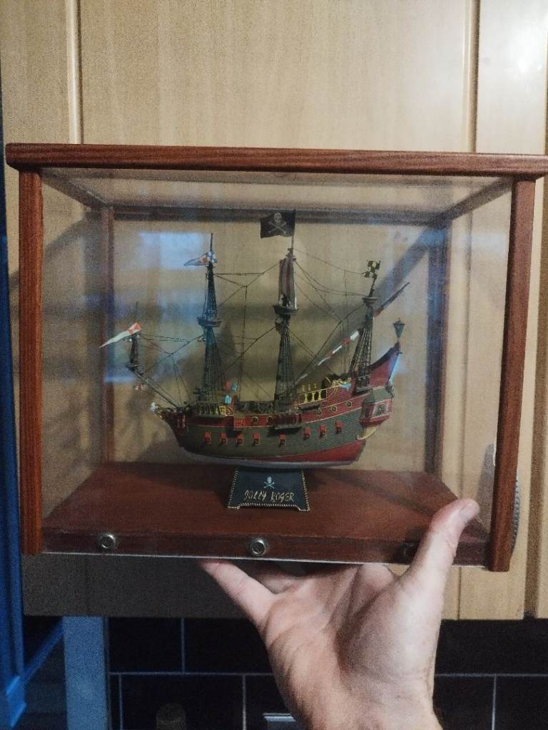 Jolly Rodger pirate ship 