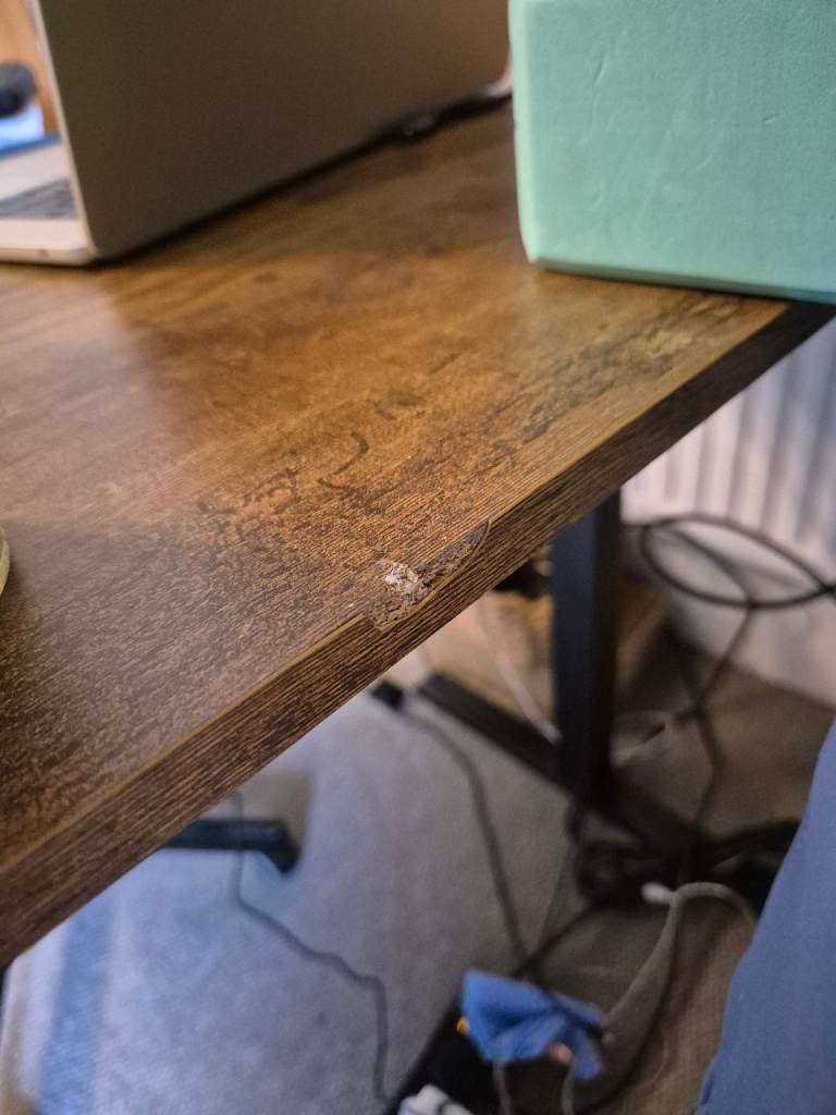 Standing adjustable work desk