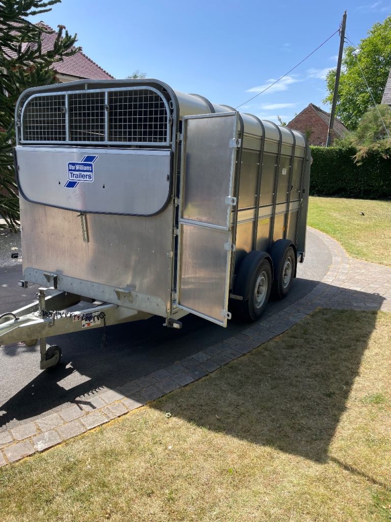 Cattle trailer