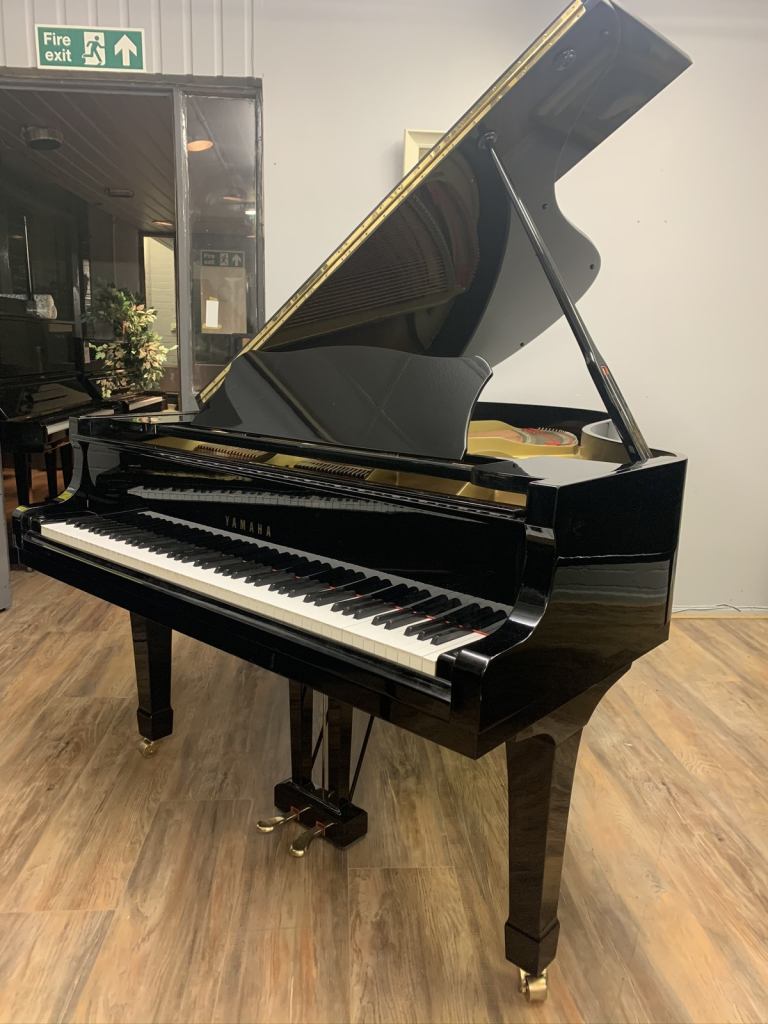 Yamaha G3 black Grand piano|Belfast Pianos| 